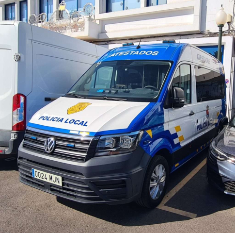 Local Police Arrecife, Lanzarote VW carrier