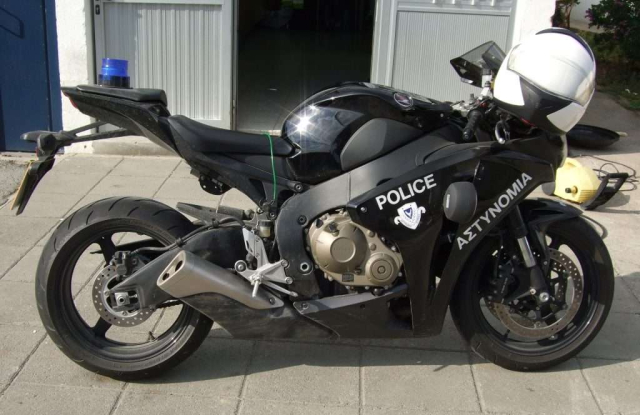 Cyprus Police - Honda Fireblade Motorcycle E.O.MO (HQ Rapid Response Unit)