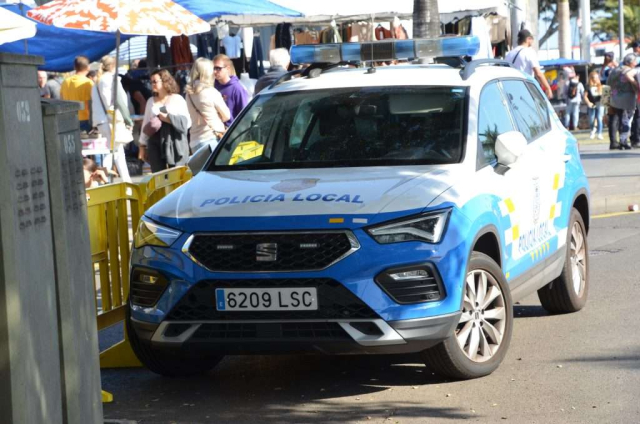 Local Police Santa Cruz de Tenerife Seat SUV patrol car