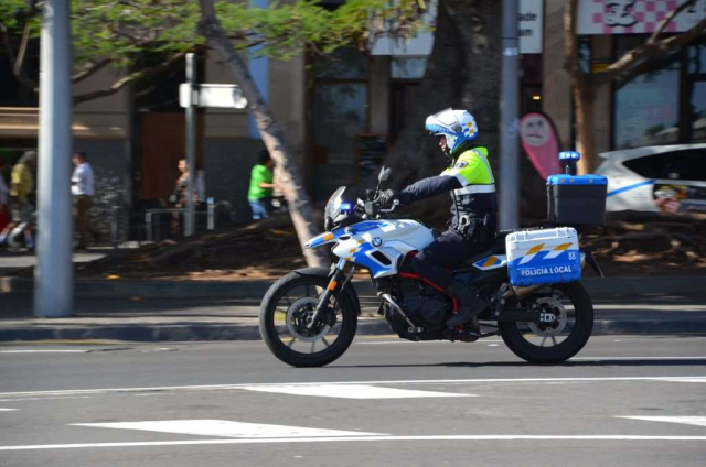 Local Police Tenerife - BMW Motorcycle