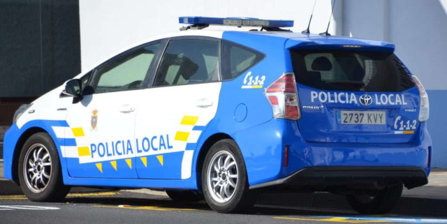 Local Police Santa Cruz de Tenerife - Toyota Prius Hybrid