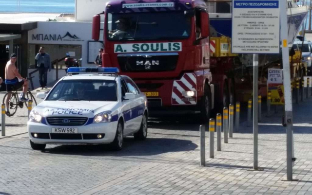 Cyprus Police - Traffic KIA Magentis escorting an abnormal load